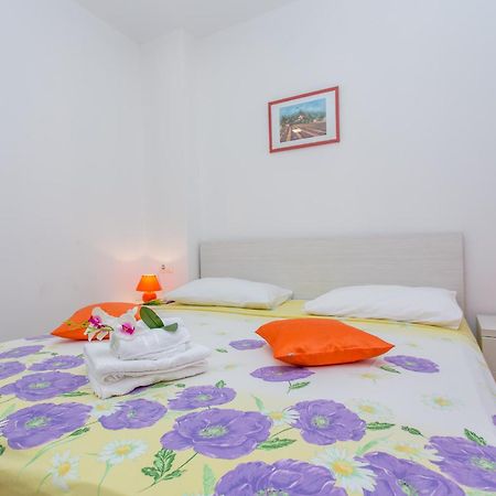 Apartments Grepo Sljeme マカルスカ 部屋 写真