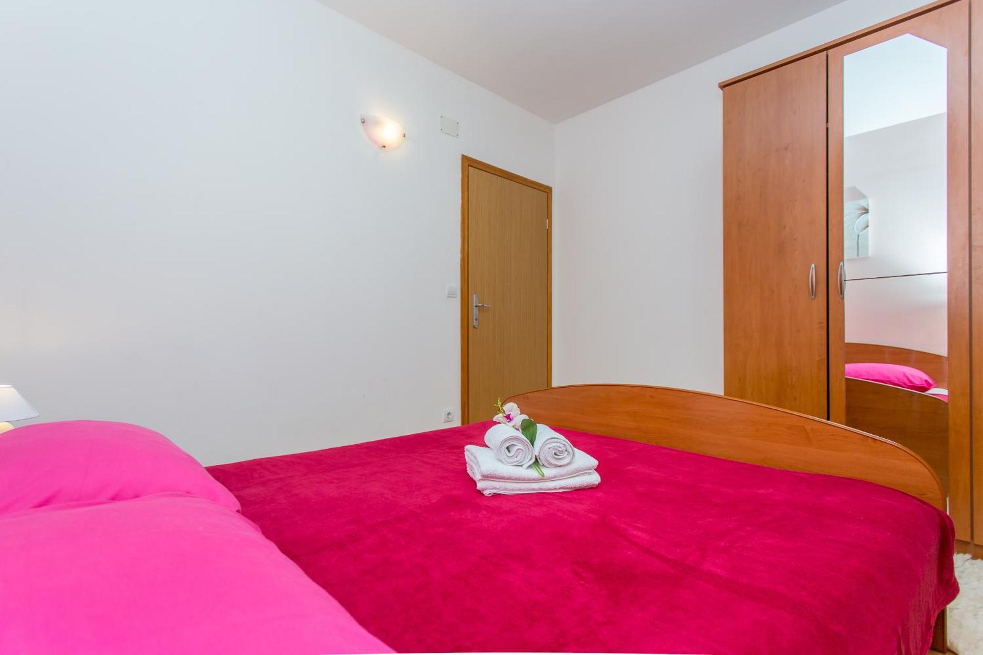 Apartments Grepo Sljeme マカルスカ 部屋 写真